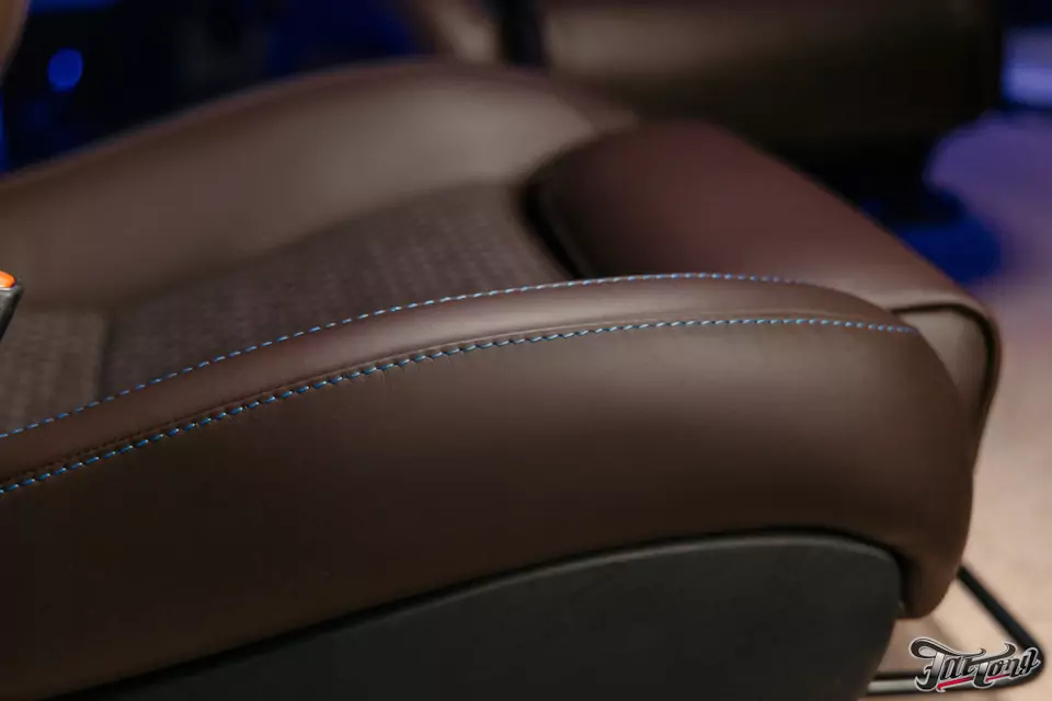 Перетяжка сидений Recaro для Honda Accord 7 в кожу и алькантару с плетением в стиле Bottega Veneta!